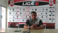 Erwan Hendarwanto, pelatih PSIM Yogyakarta. (Bola.com/Ronald Seger)