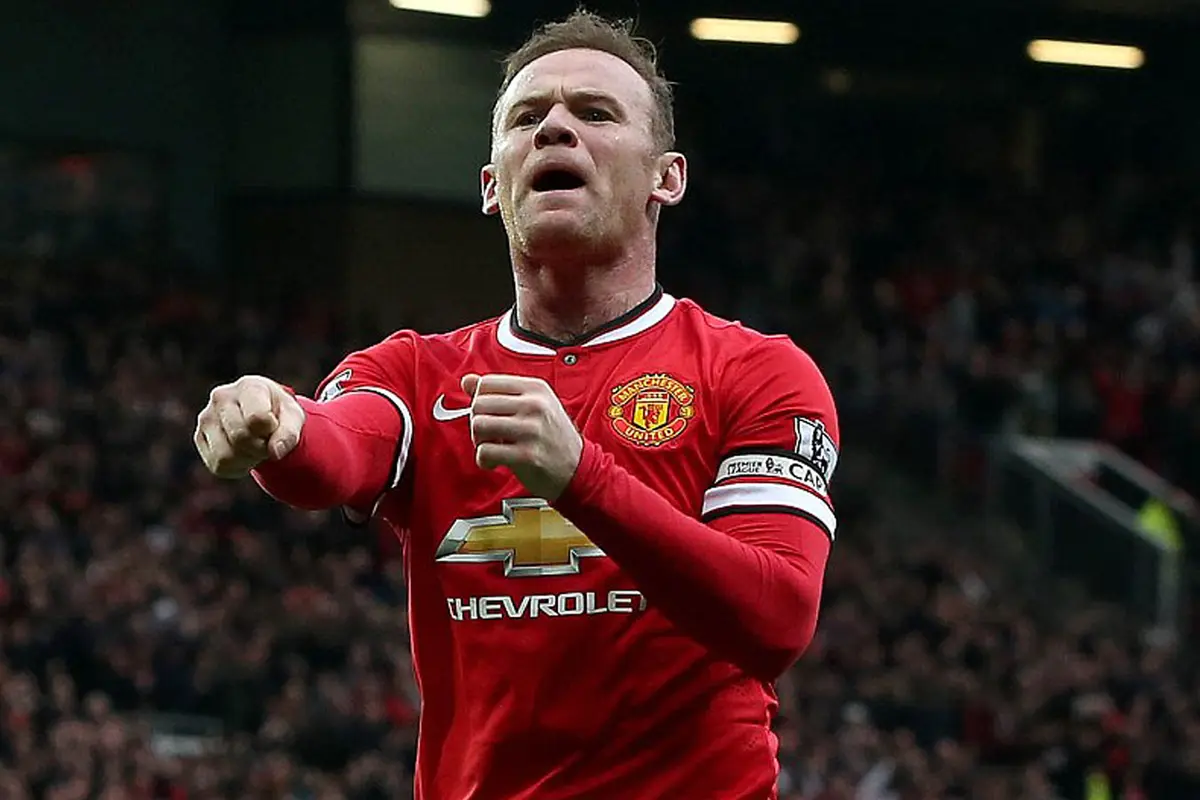 20151110-Wayne Rooney Tampar Pegulat WWE Hingga KO di Manchester Arena