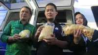 Cek keamanan takjil, BPOM Gorontalo menemukan 3 produk mi dan kerupuk mengandung boraks. (Liputan6.com/Arfandi Ibrahim)