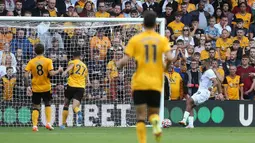 Wolverhampton. Kemenangan 2-0 juga diraih Brentford saat bertandang ke markas Wolverhampton di pekan ke-5 Liga Inggris 2021/2022, 18 September 2021. Dua gol kemenangan Brentford dicetak Ivan Toney via eksekusi penalti dan lewat aksi Bryan Mbeumo. (brentfordfc.com)