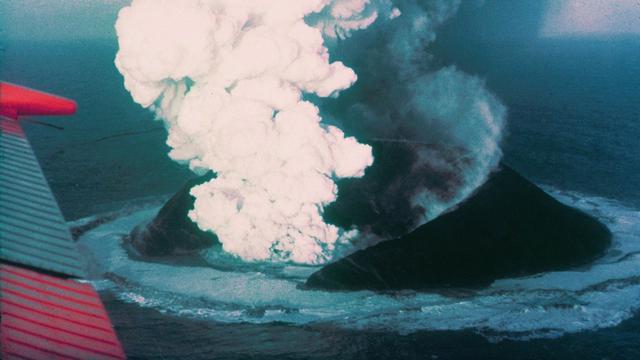 Pulau Surtsey, Islandia (Wikimedia Commons)
