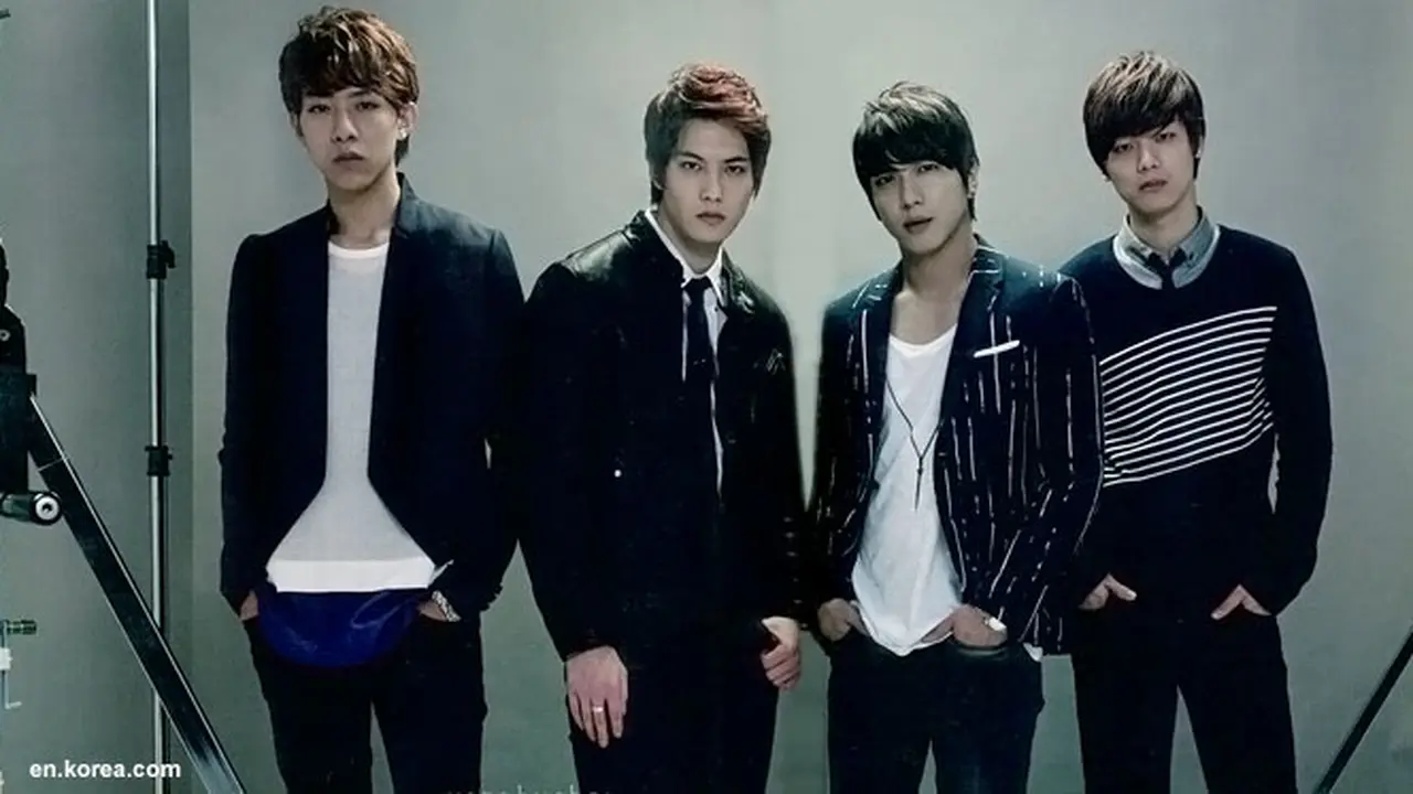 cnblue-130725c.jpg
