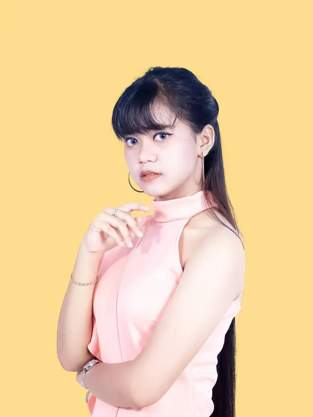 7 Pesona Esa Risty, Pedangdut Muda yang Trending di YouTube