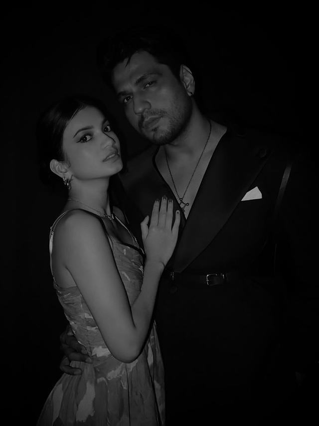 Potret Ratu Sofya Dampingi Cornelio Sunny di Gala Premiere. (instagram/ratusfy_/corneliosunny)