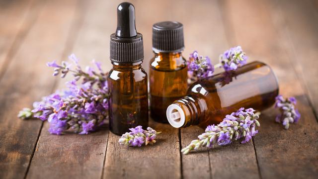 Segarkan Pikiran dengan 5 Minyak Aromaterapi Ini (Pilipphoto/Shutterstock)