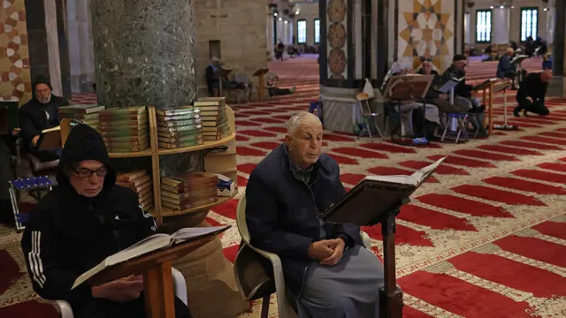 Menikmati Momen Ramadan dengan Bertadarus di Kubah Batu Kompleks Masjid Al Aqsa