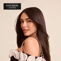 Lihat di sini tampilan Madison Beer di kampanye musim liburan Kate Spade New York. [Dok/Kate Spade New York].