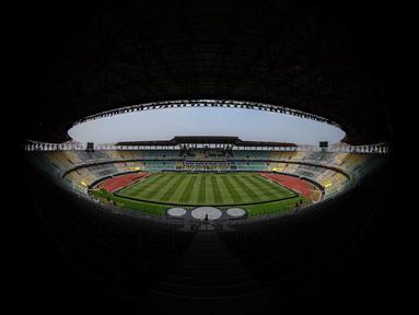 Piala Dunia U-17 2023 segera dibuka sore ini, Jumat (10/11/2023) di Stadion Gelora Bung Tomo (GBT), Surabaya, dengan laga pembuka antara Timnas U-17 Panama menghadapi Maroko pada pukul 16.00 yang akan dilanjutkan dengan upacara pembukaan serta laga antara Timnas Indonesia U-17 kontra Ekuador. Stadion GBT yangg telah bersolek selama masa persiapan akan menjadi saksi sejarah ajang dua tahunan pesta sepak bola usia muda sejagat. Kesiapan Stadion GBT terlihat dari kondisi rumput, tribun penonton dan sarana penunjang lainnya yang serba ciamik. Seperti apa penampakannya? (Bola.com/Bagaskara Lazuardi)