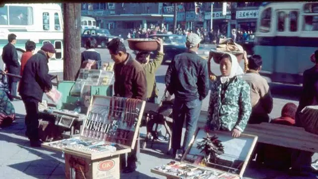 8 Potret Lawas Suasana Ibu Kota Korea Selatan, Bak Drama Korea Era 70-an