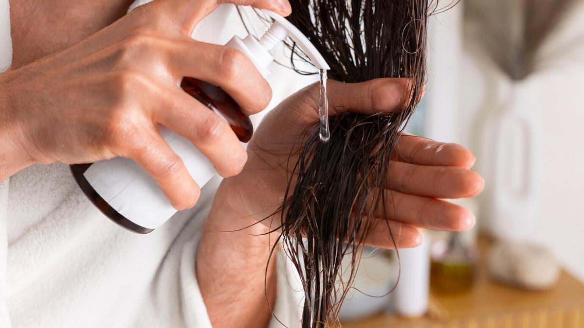 11 Cara Atasi Rambut Kusam dan Kering, Bye Bye Rambut Tak Bercahaya!