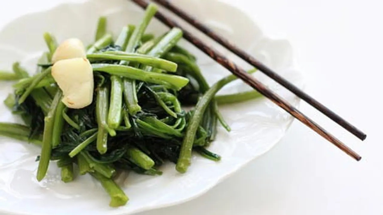 Benarkah Kangkung Sebabkan Kantuk?