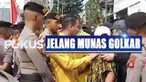 Untuk menjaga keamanan, ratusan anggota kepolisian dikerahkan dikerahkan ke kantor DPP Golkar.