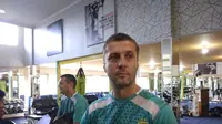 Pelatih Persib Miljan Radovic dipaksa memutar otak untuk mengubah rencana latihan. (Huyogo Simbolon)