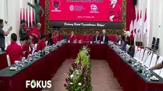 Politisi PDI P Budiman Sudjatmiko mengatakan dalam pertemuan itu diantaranya dibahas soal kerja sama antarpartai.