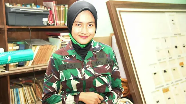 Potret Terbaru Desi Setiasari Anak Tukang Ojek jadi Kowad TNI. (Sumber: Instagram/desistsr)