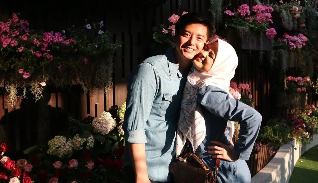 Usai menikah Cut Meyriska dan Roger Danuarta makin sering membagikan momen kemesraannya. Keduanya terlihat makin kompak dan saling mendukung satu sama lain. (Liputan6.com/IG/@rogerojey)