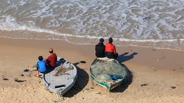 Aktivitas Warga di Pesisir Pantai Palestina