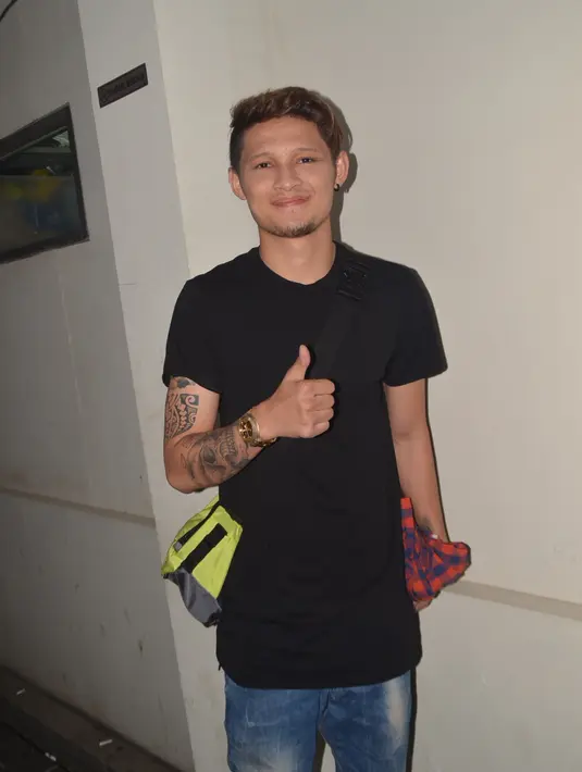 'Iya bener aku mudah jatuh cinta, tapi sekarang mau direm, biar ngga gampang jatuh cinta lagi,' ujarn Syamsir. (Galih W. Satria/Bintang.com) 