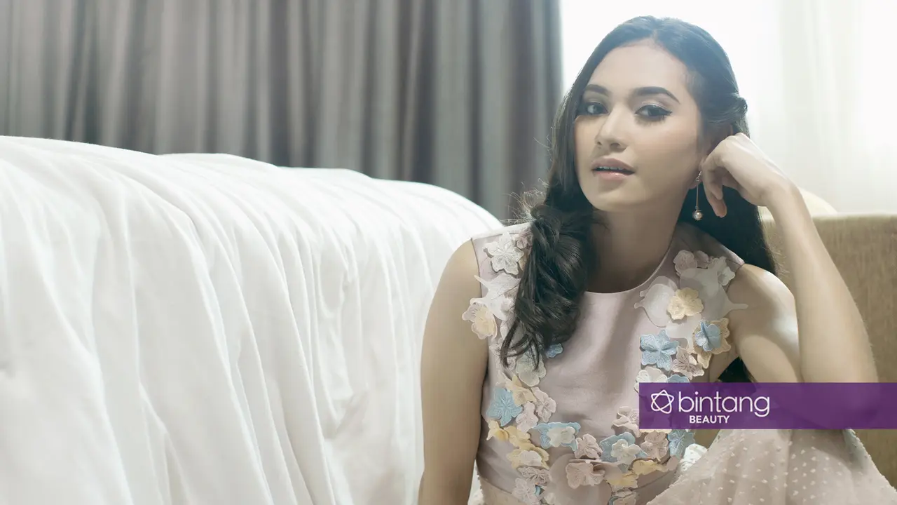 [Bintang] Tips: Polesan Makeup yang Pas untuk ke Acara Prom Night
