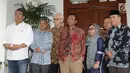 Mantan Ketua MK, Mahfud MD (tengah) bersama para tokoh Gerakan Suluh Kebangsaan bersiap memberi keterangan usai melakukan pertemuan dengan Presiden RI kelima, Megawati Soekarnoputri di Jakarta, Jumat (17/5/2019). Pertemuan berlangsung tertutup. (Liputan6.com/Helmi Fithriansyah)