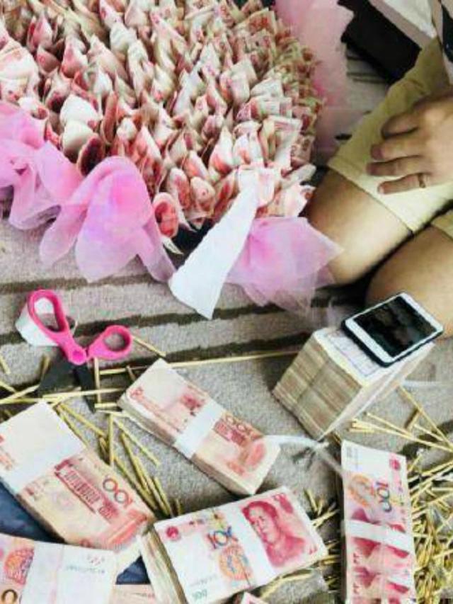 [Bintang] Buket Uang