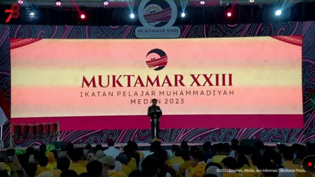 Presiden Joko Widodo (Jokowi) saat menghadiri Muktamar Ikatan Pemuda Muhammadiyah (IPM) di Medan.