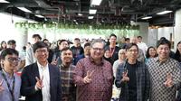 Menteri Koordinator Bidang Perekonomian Airlangga Hartarto dalam kunjungan monitoring pelaksanaan Program Pemagangan Lulusan Perguruan Tinggi di EMTEK Group (PT Elang Mahkota Teknologi) di SCTV Tower, Jakarta, Rabu (17/12/2025). (Dok Kemenko Perekonomian)