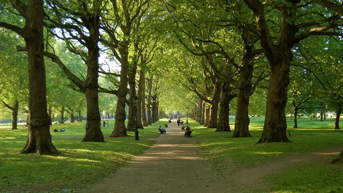 Ngabuburit Seru di Empat Taman Jakarta Pusat