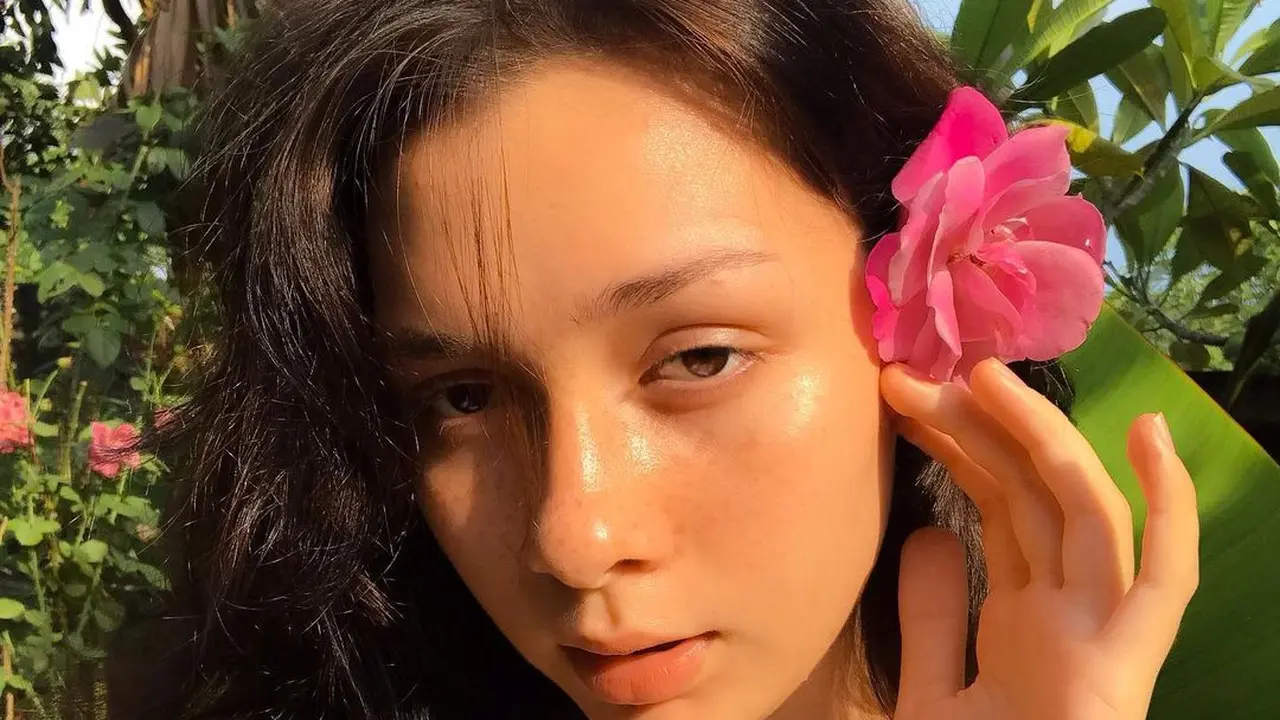 Dosma Hazenbosch (https://www.instagram.com/p/CJS6UNWFXH1/)