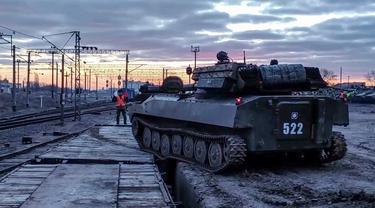 Rusia Tarik Pasukan dari Perbatasan Ukraina