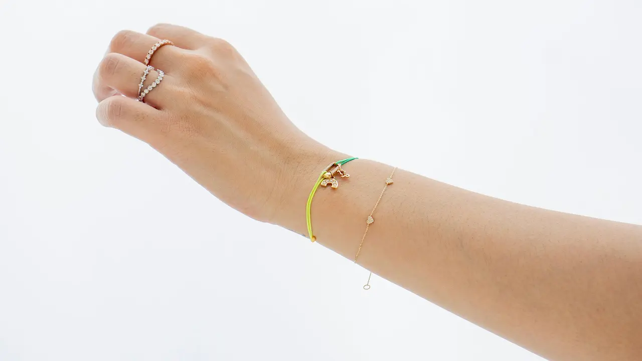 Ilustrasi Gelang Emas