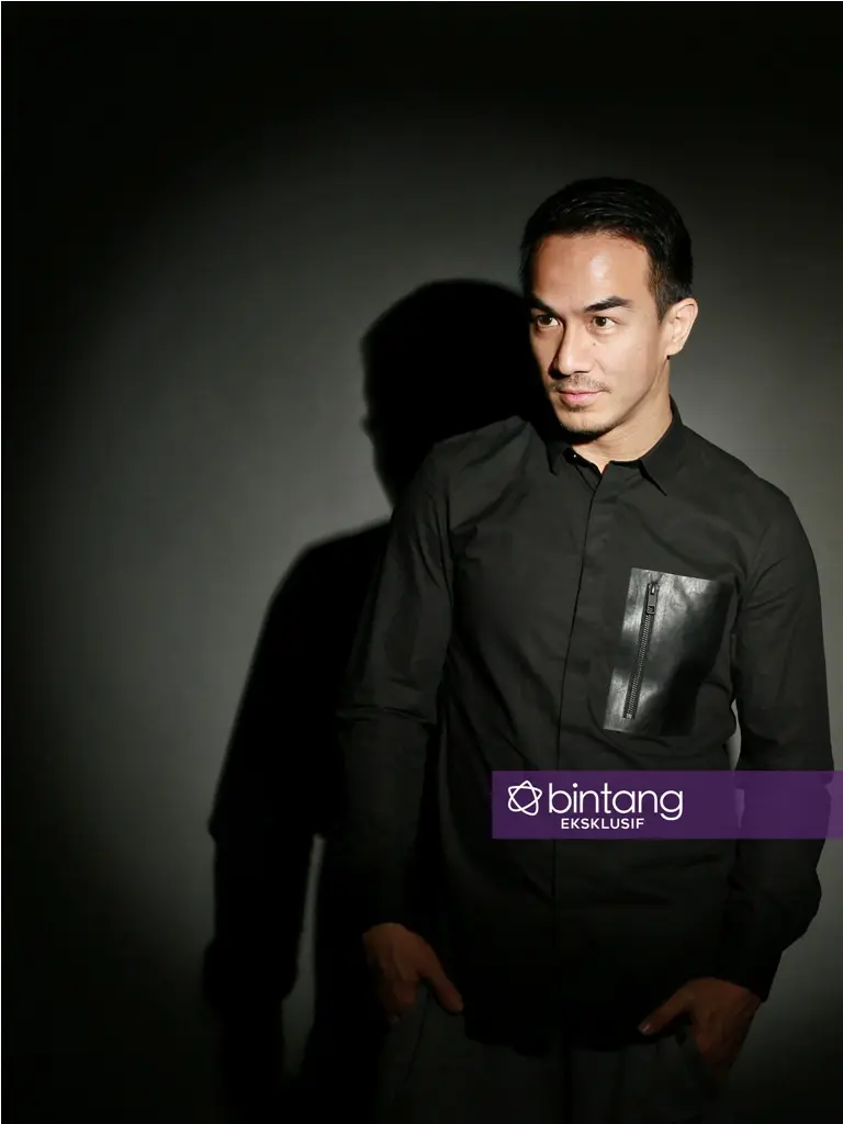 Joe Taslim. (Fotografer: Bambang E. Ros, Stylist : Indah Wulansari, Digital Imaging: Muhammad Iqbal Nurfajri/Bintang.com)