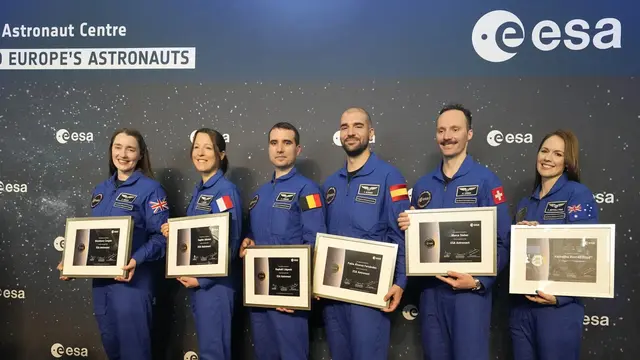 Upacara wisuda calon astronot Angkatan 2022 di European Astronaut Center di Cologne, Jerman, Senin 22 April 2024. (AP/Martin Meissner)