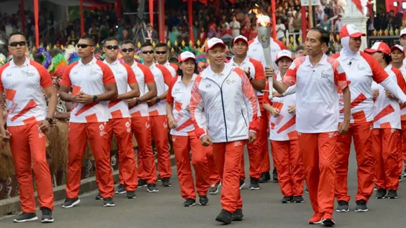 Menpora Ikut Dampingi Presiden Menerima Api Obor Asian Games 2018 di Istana Negara