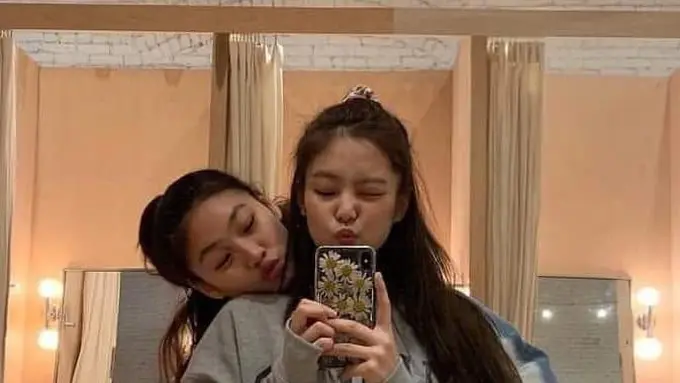 Jung Ho Yeon dan Jennie Blackpink. (Instagram/ jennierubyjane)