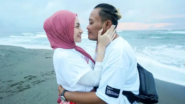 [Fimela] Sule dan Nathalie Holscher