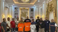 Wakil Bupati Kukar, Rendi Solihin saat menerima kunjungan Presiden Borneo FC beserta managementnya.