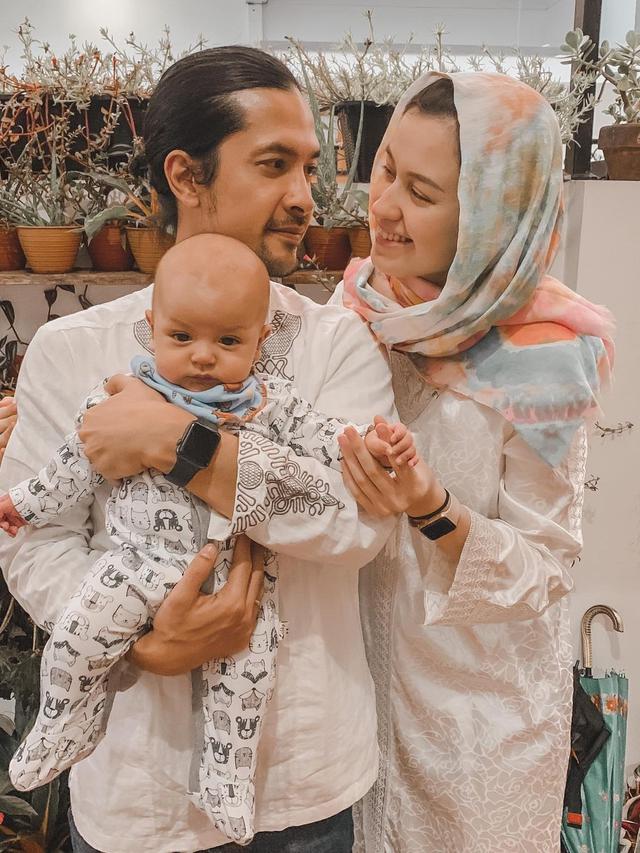 7 Potret Kimberly Ryder saat Pakai Hijab, Banjir Pujian