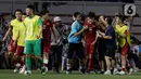 Para pemain Vietnam U-22 merayakan gol yang dicetak Nguyen Hoang Duc ke gawang Timnas Inndonesia U-22 pada laga SEA Games 2019 di Stadion Rizal Memorial, Manila, Filipina, Minggu (1/12/2019). Indonesia kalah 1-2 dari Vietnam. (Bola.com/M Iqbal Ichsan)