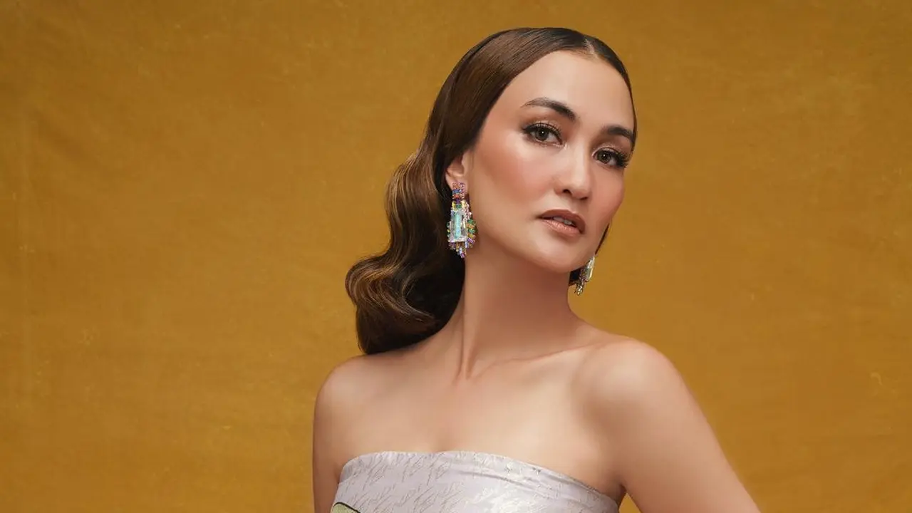 Atiqah Hasiholan. (Foto: Dok. Instagram @atiqahhasiholan)