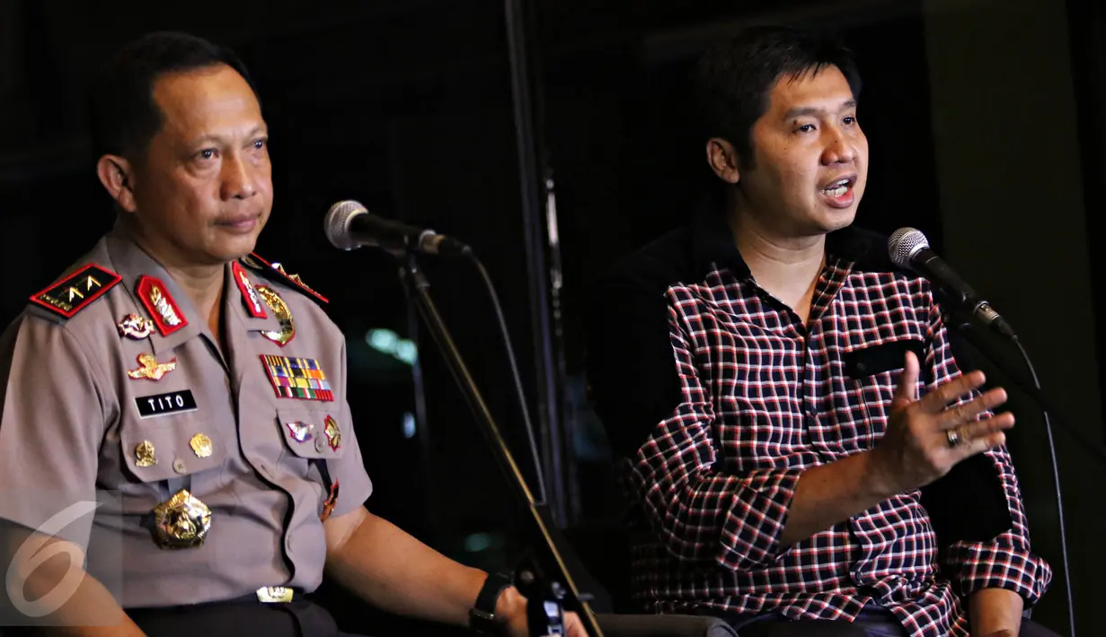 Kapolda Metro Irjen Pol Tito Karnavian (kiri) dan Ketua SC Piala Presiden Maruarar Sirait memberikan keterangan kepada pers terkait Final Piala Presiden di Jakarta, Rabu (14/10/2015). Final akan digelar di stadion GBK. (Liputan6.com/Immanuel Antonius)