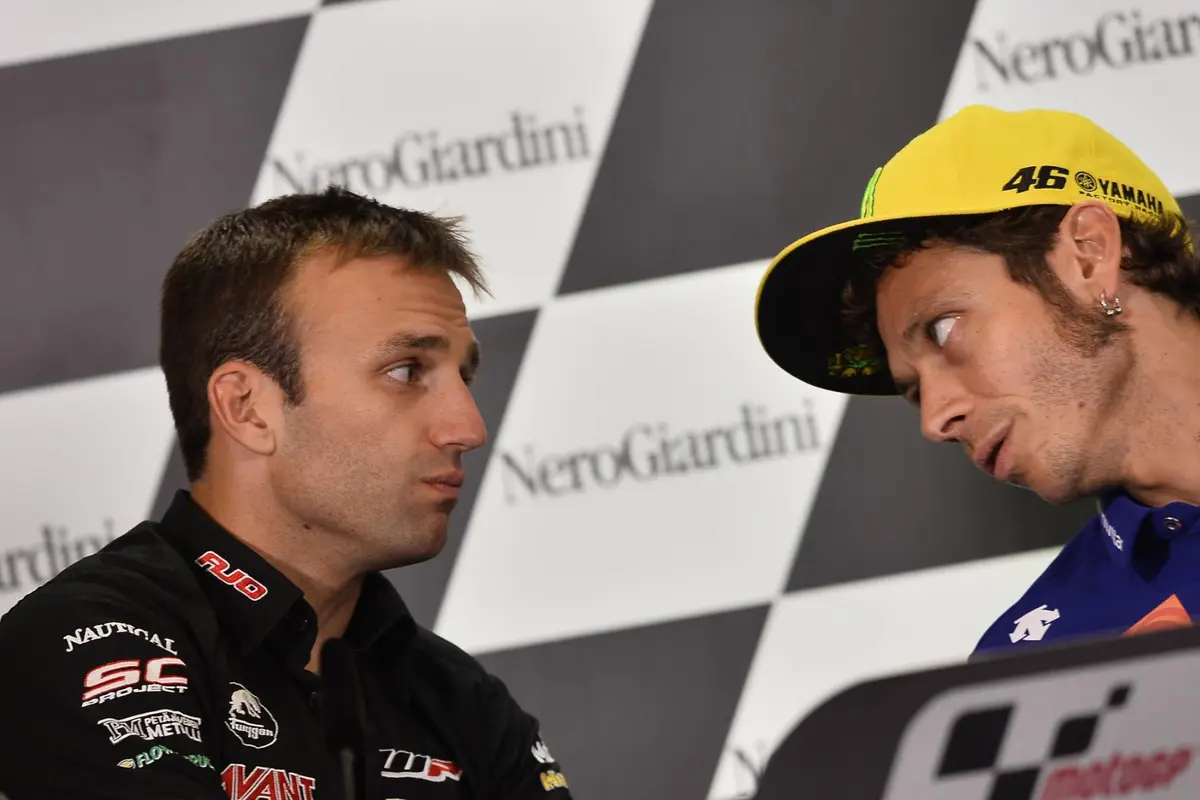 Valentino Rossi dan Johann Zarco 
