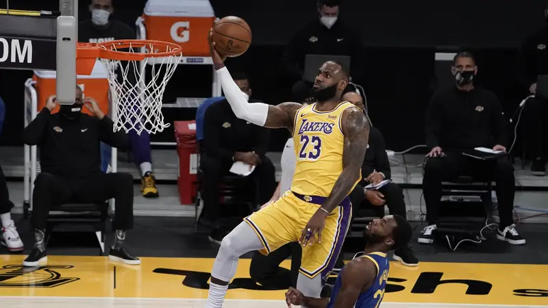 FOTO: Warriors Menang Dramatis atas LA Lakers