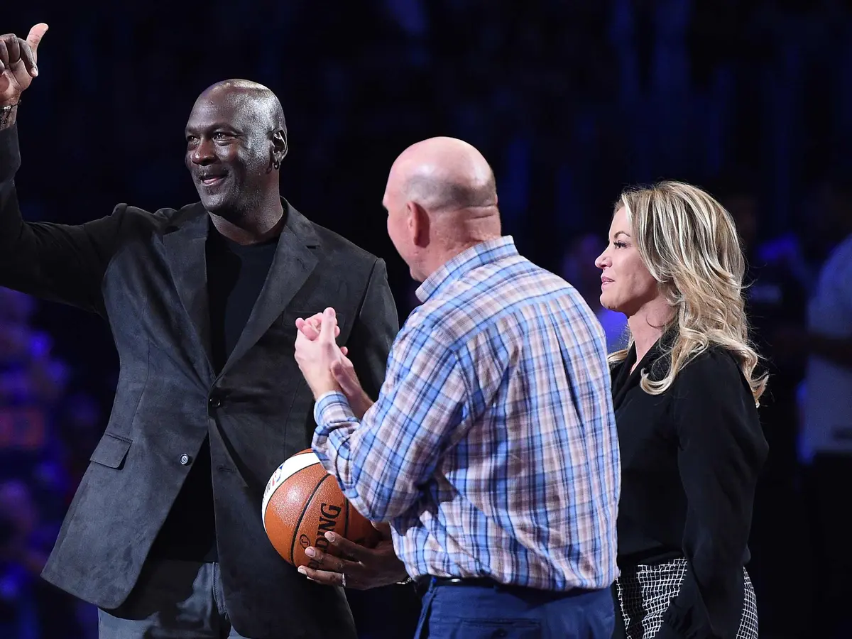 FOTO Pesona Michael Jordan di NBA All Star 2018 Photo Liputan6