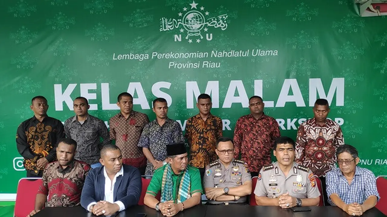 Ketua PWNU Riau Rusli Ahmad dan masyarakat Papua serta Papua Barat mengajak semua pihak menahan diri.