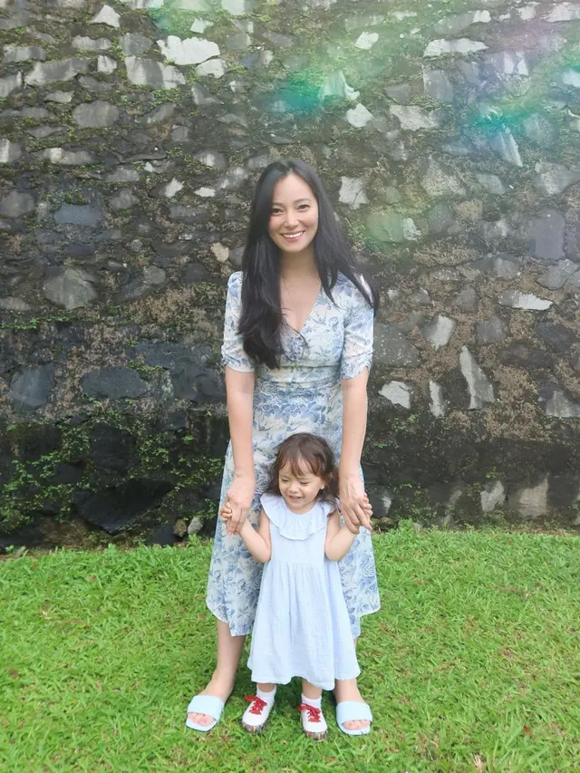 Asmirandah Berbagi Cara Menenangkan Anak saat Menangis