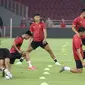 Setibanya di Stadion GBK, pemain langsung mengikuti sesi latihan. (Liputan6.com/Helmi Fithriansyah)