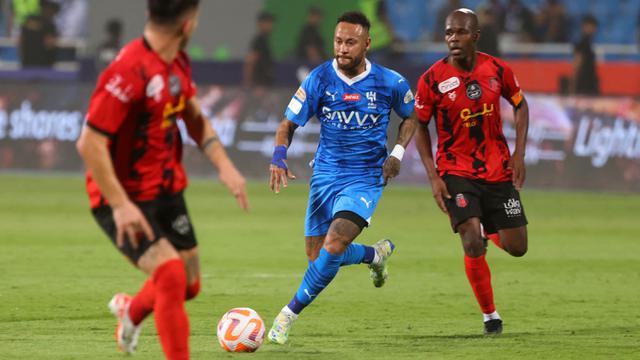 Foto: Momen Debut Neymar di Al Hilal, Buat Satu Assist untuk Kemenangan Besar The Blue Waves