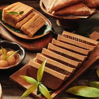 Kue gula merah serba dikukus/copyright shutterstock.com/Ariyani Tedjo