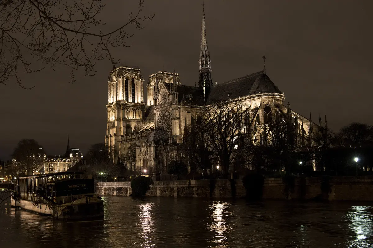 Kota Paris dilanda banjir